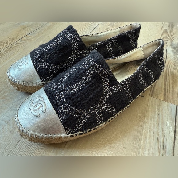 Authentic CHANEL Women’s Black & Metallic Silver Espadrilles Shoes Size 39 - Picture 1 of 14